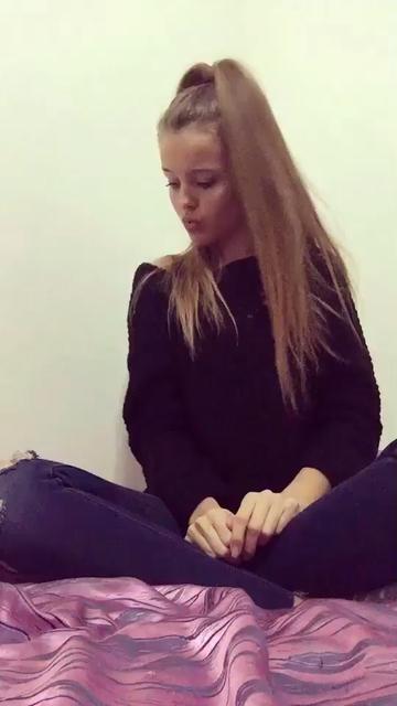 @Anna Zak