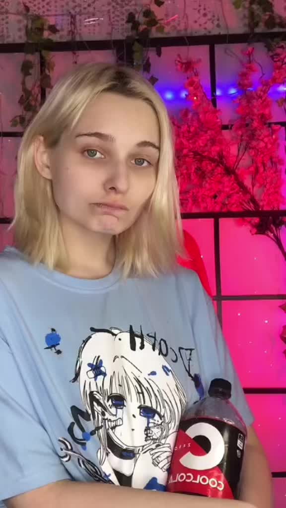 @mia_green_tea_73