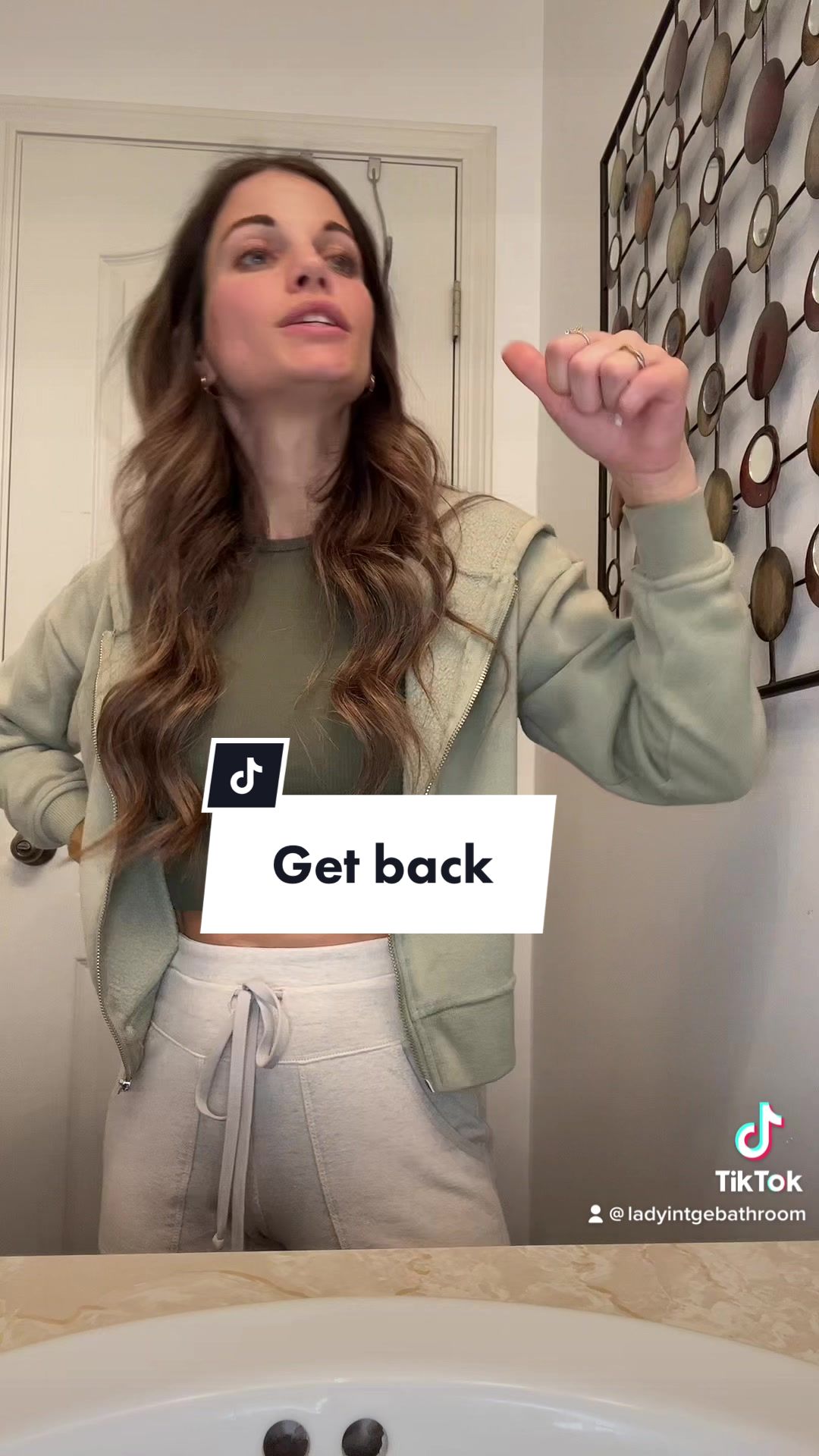 @Ladyintgebathroom