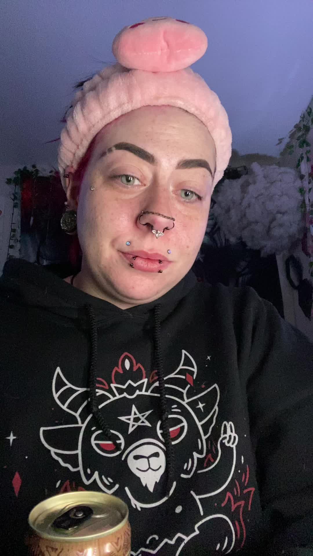 @Stfuitscourtney🦇