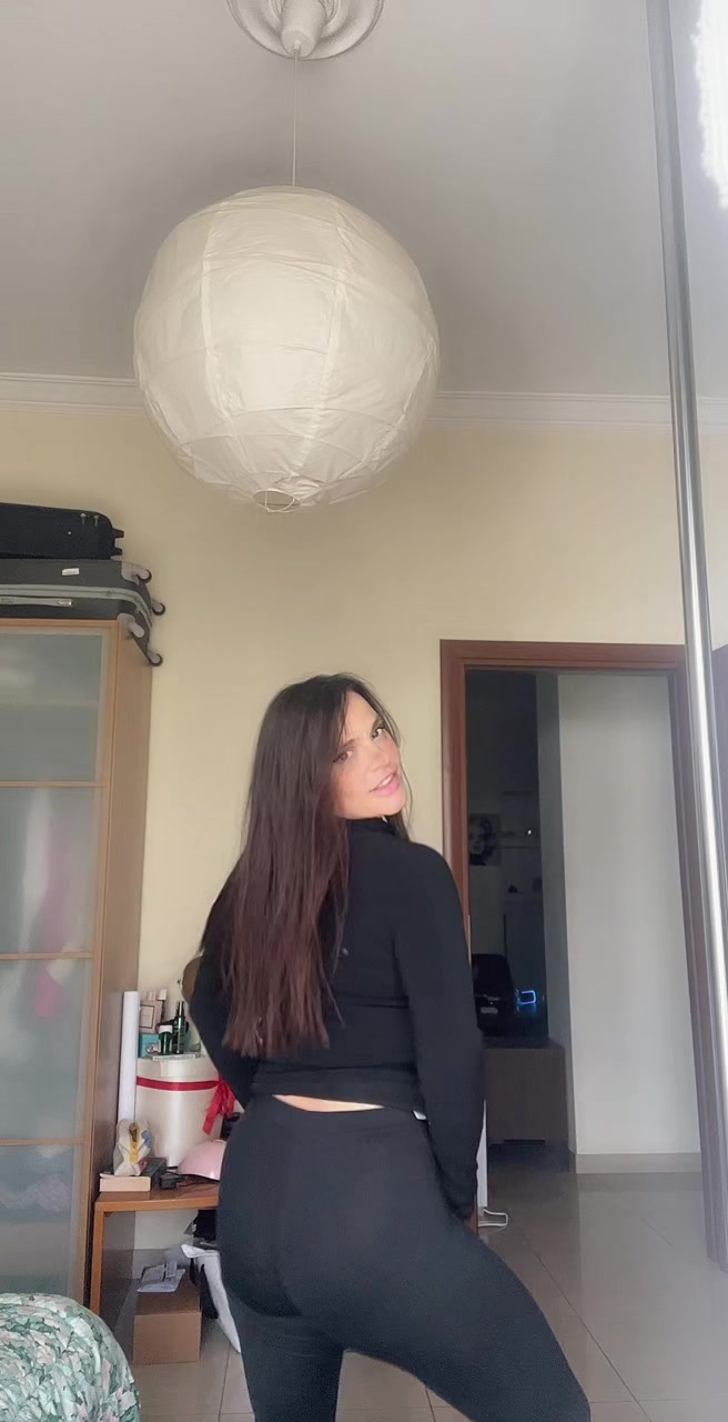 @JessicaHills