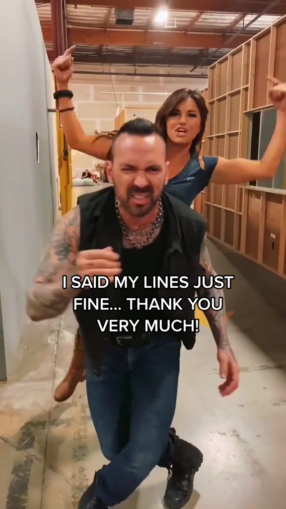 @Rachele Brooke Smith