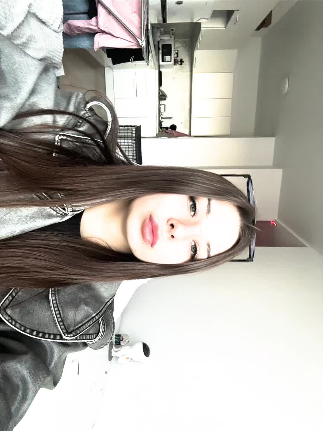 @r_0_m_A_n_0_v_A