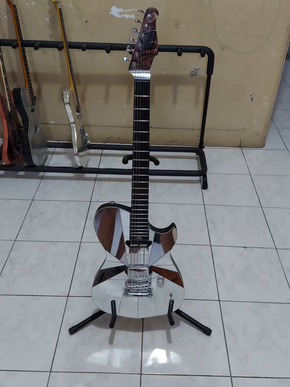 @Indartewe Guitars
