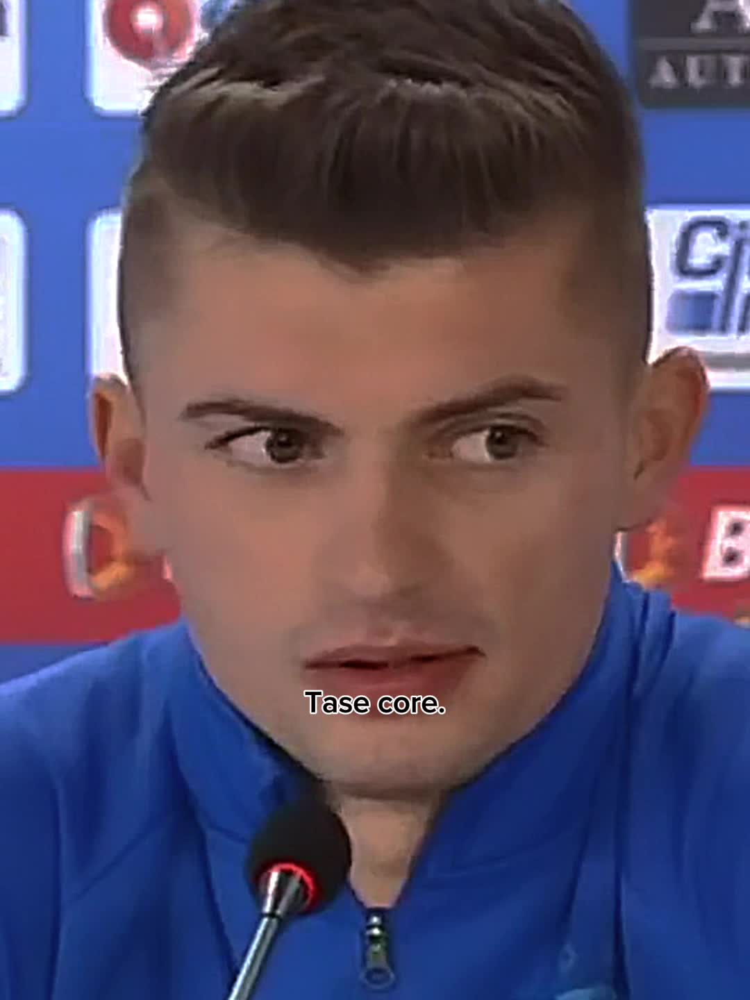 @IubireaRoșAlbastră