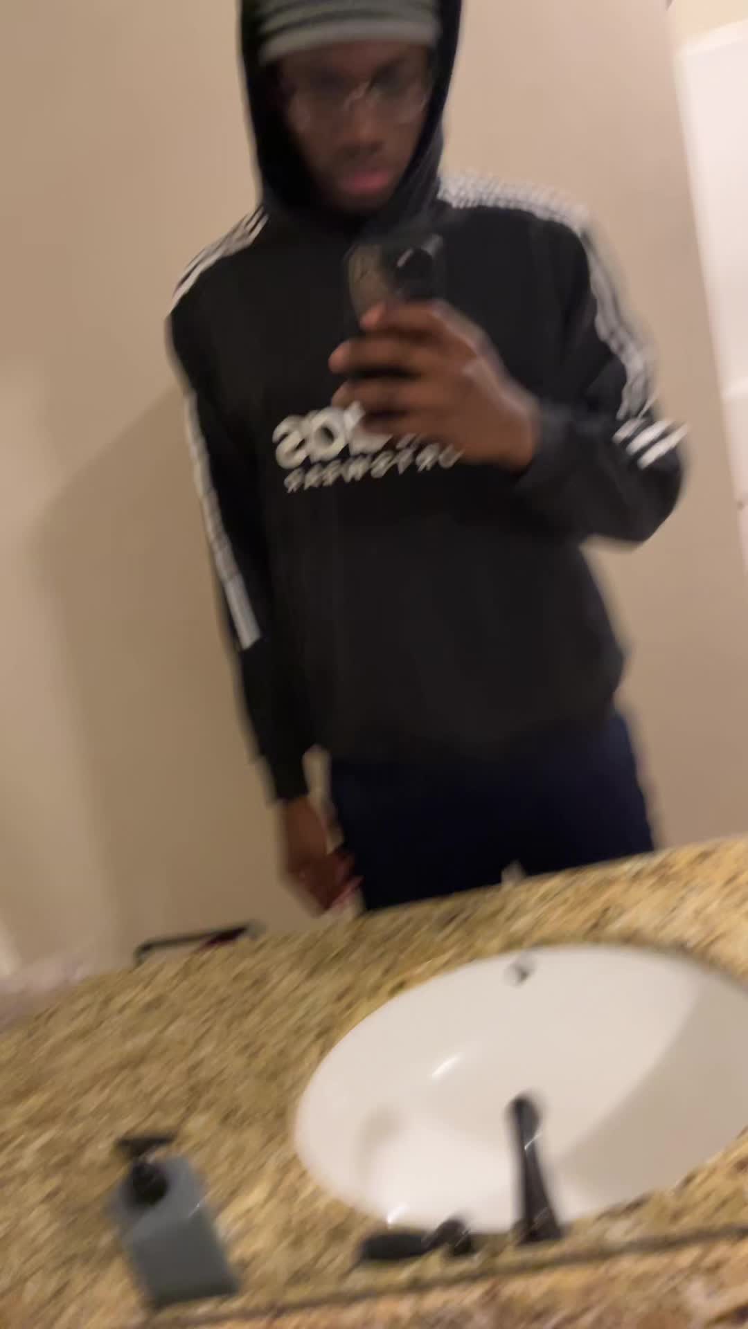 @🤨