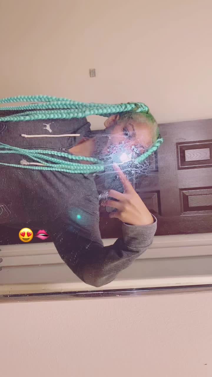 @niiiyaadanielle