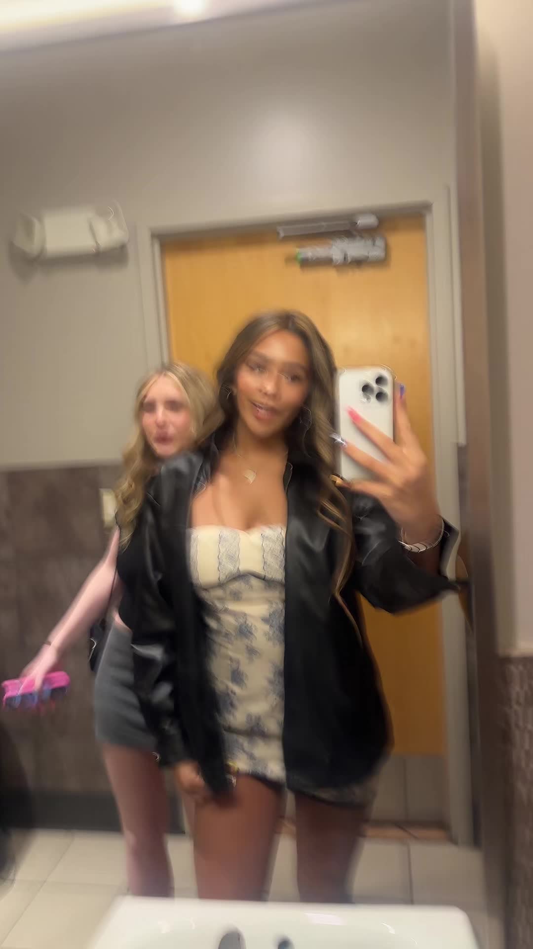 @𝐜𝐚𝐬𝐞𝐲 𝐥𝐨𝐧𝐭𝐨𝐜