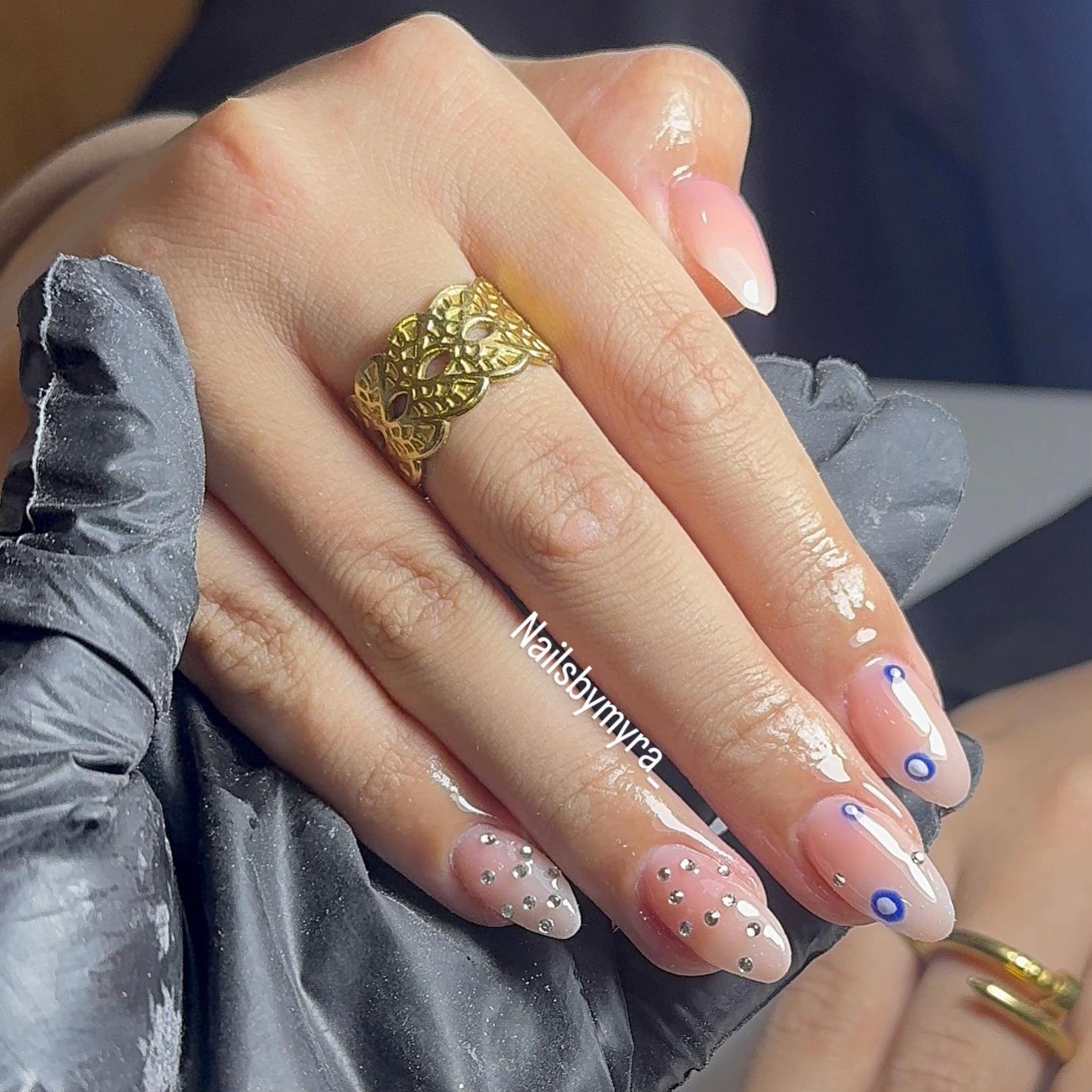 @Nailsbymyra_