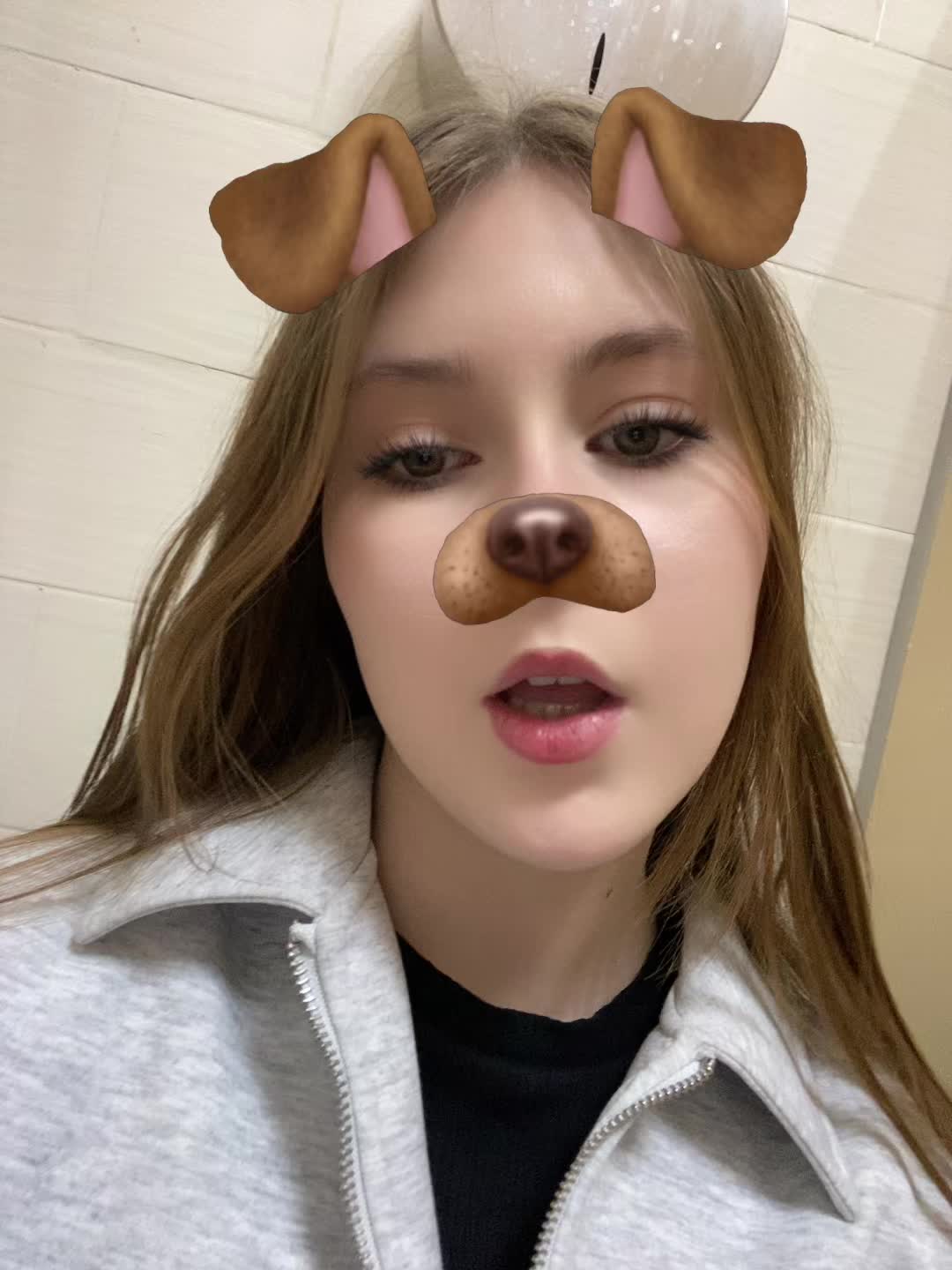 @sanyaaqxi