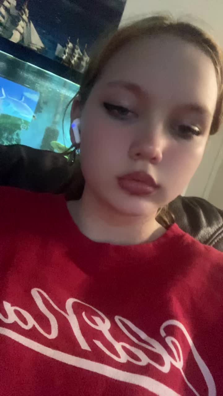 @𝐹𝒶𝓁𝓁𝓎𝓃 𝐿𝒶𝑅𝓊𝑒