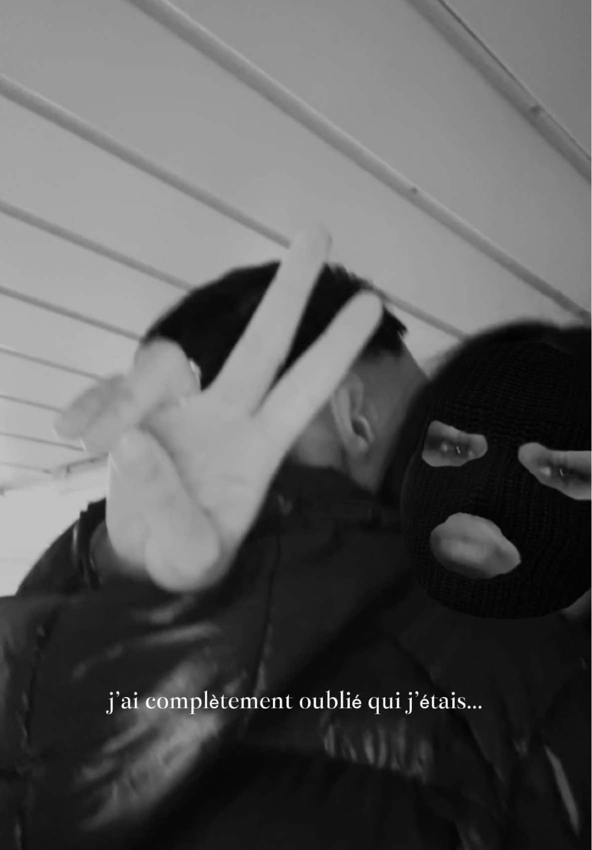 @๐๐๐ค๐ฐ๐ข๐•๐๐ฐ๐๐๐