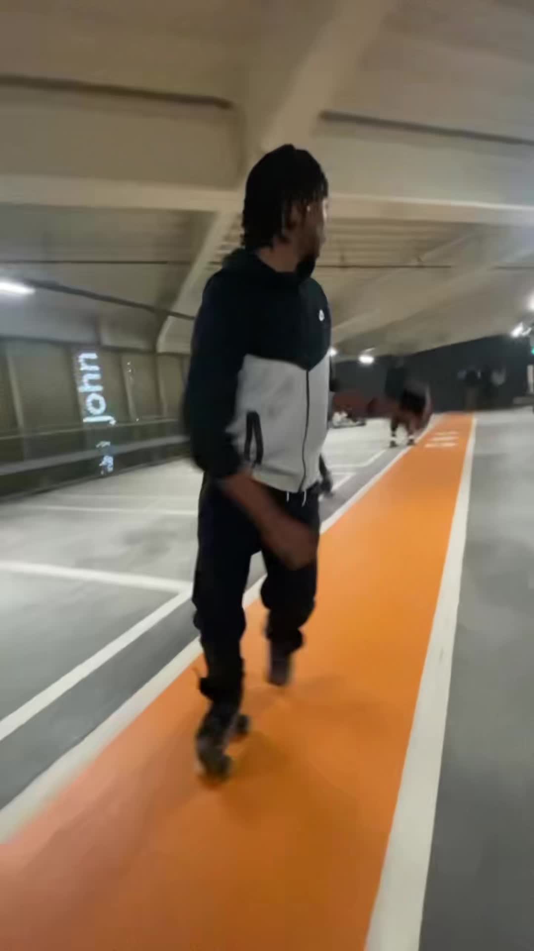 @𝘾𝙝𝙧𝙤𝙢𝙚✰𝘼𝙘𝙚
