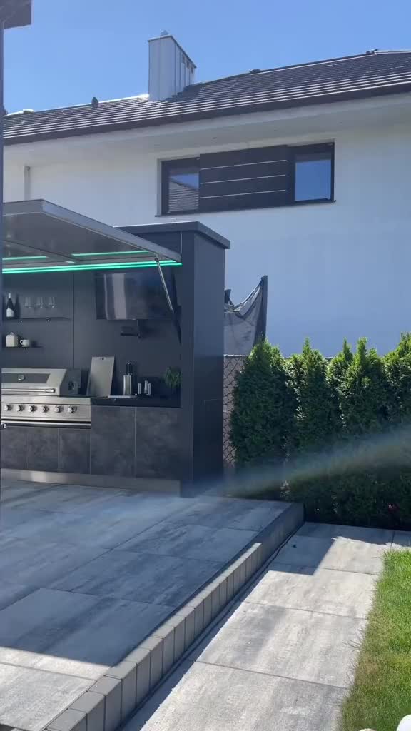@Grilluxe Outdoor Kitchens