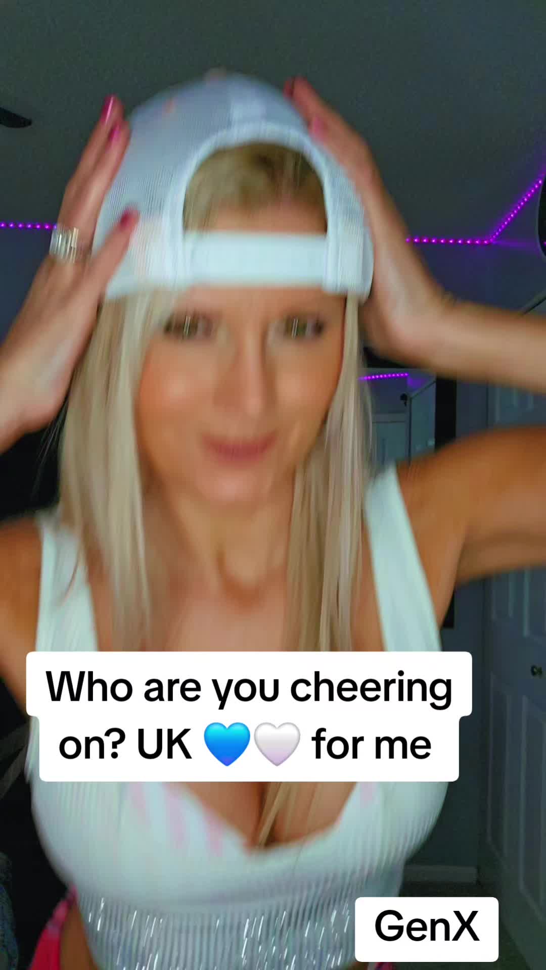 @Hollergirl01