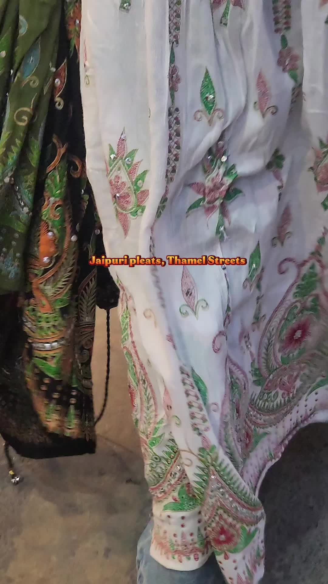 @Aumoraa