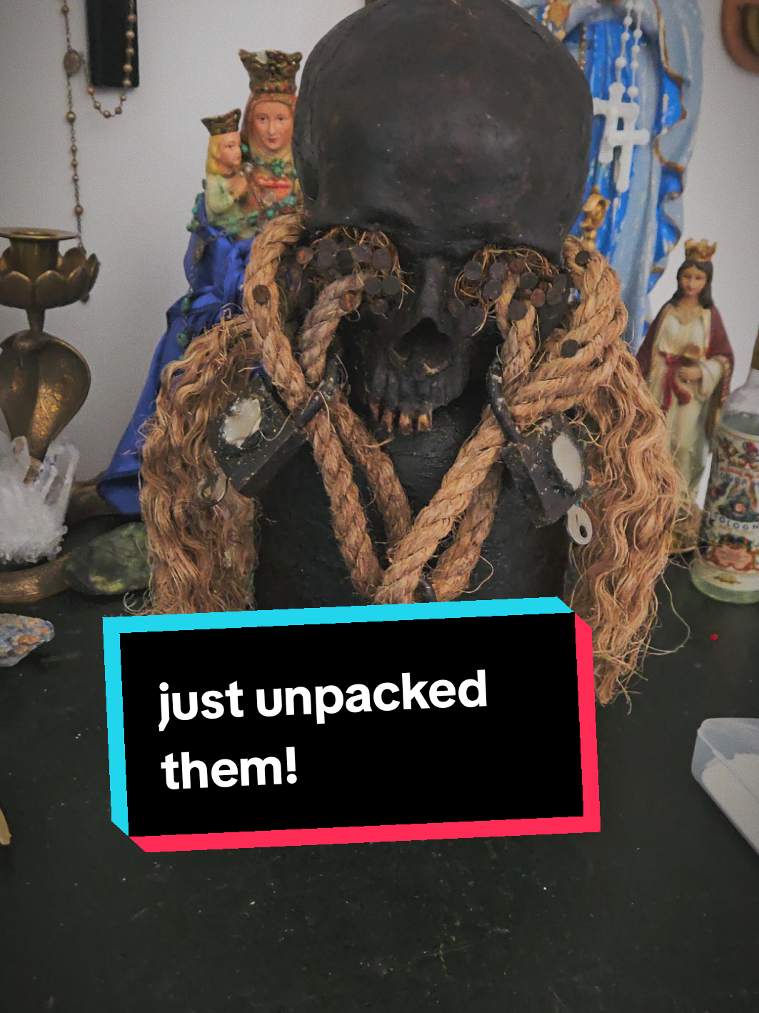 @MacabreMagicalCurios