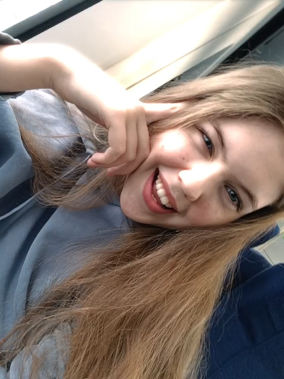 @Lada Clairi&egrave;lle 🍏🕊