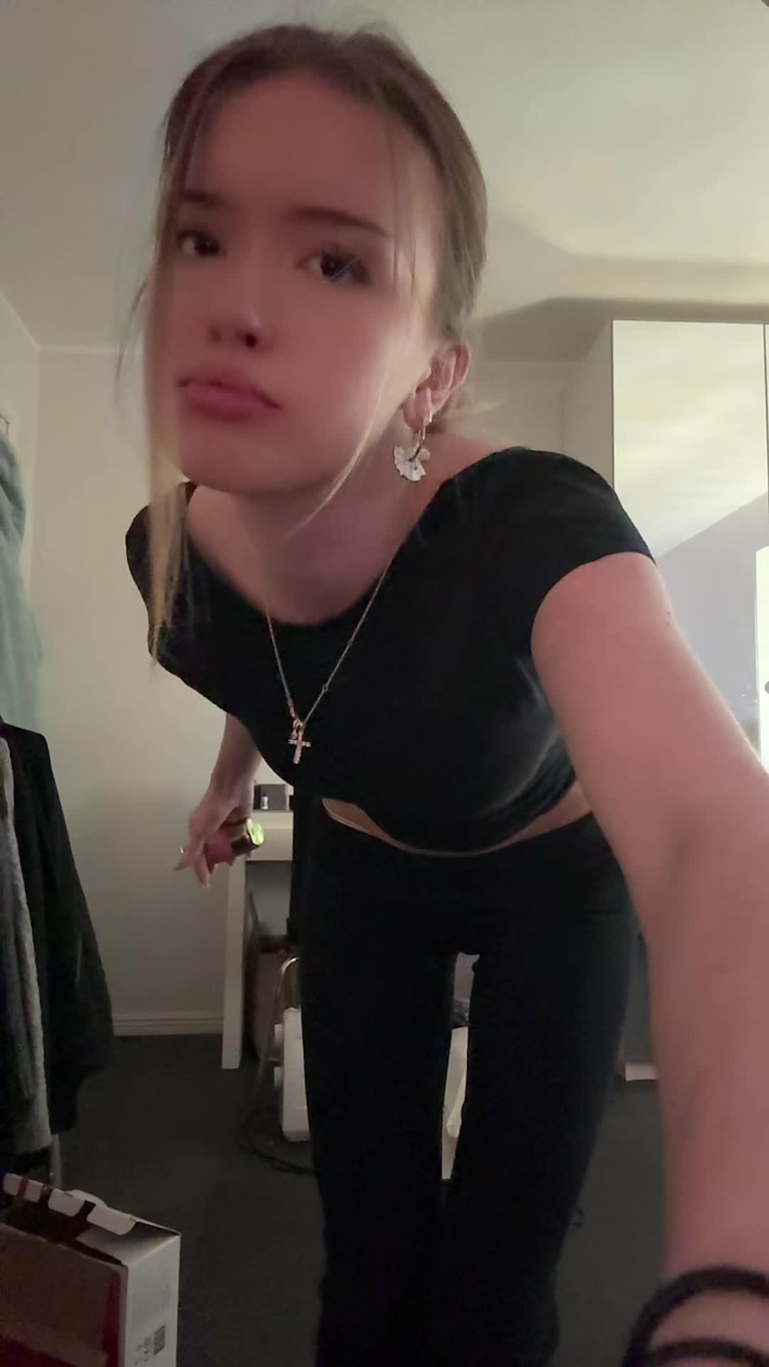 @Ella ♱