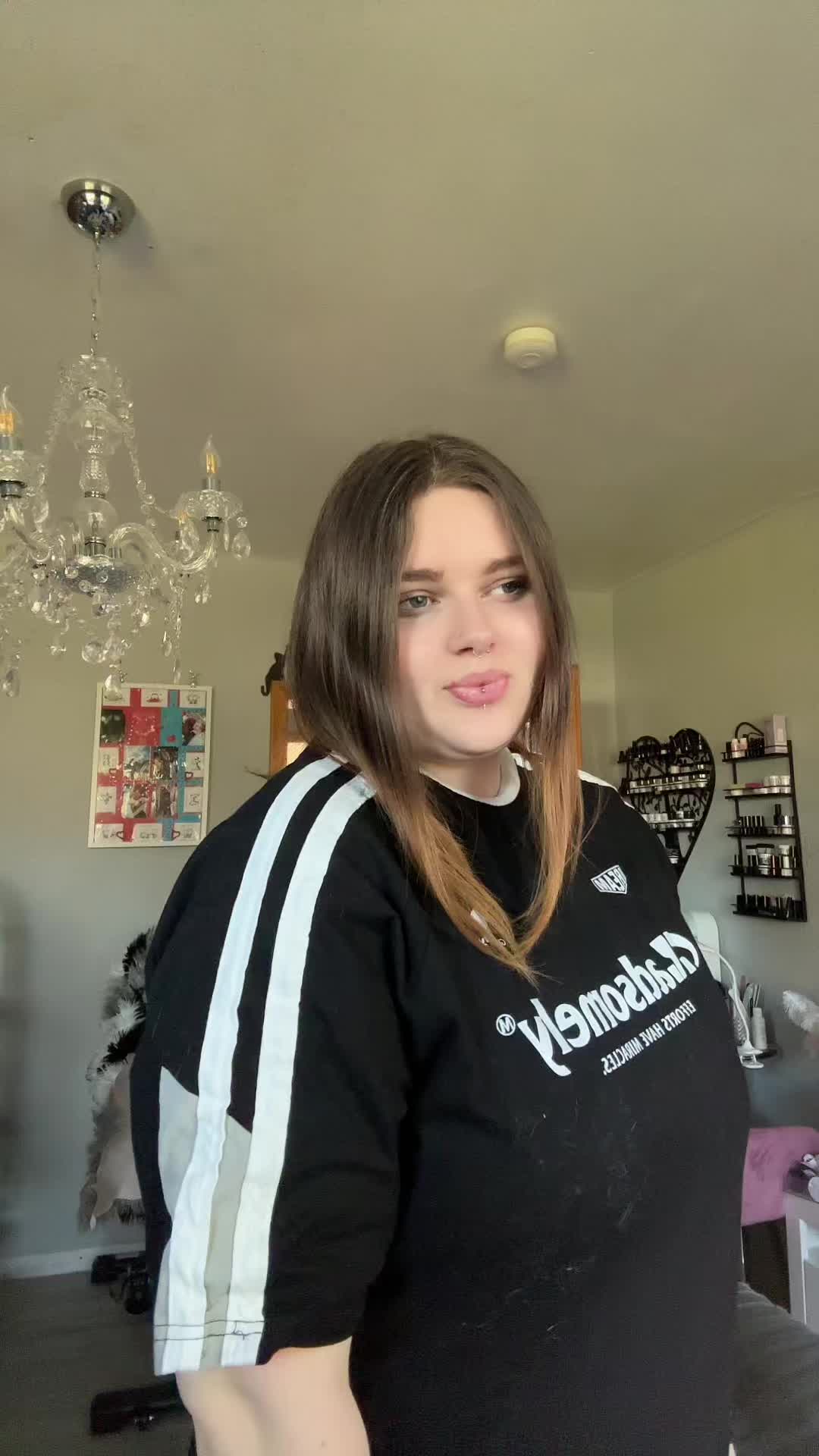 @Sallyxoxo_21