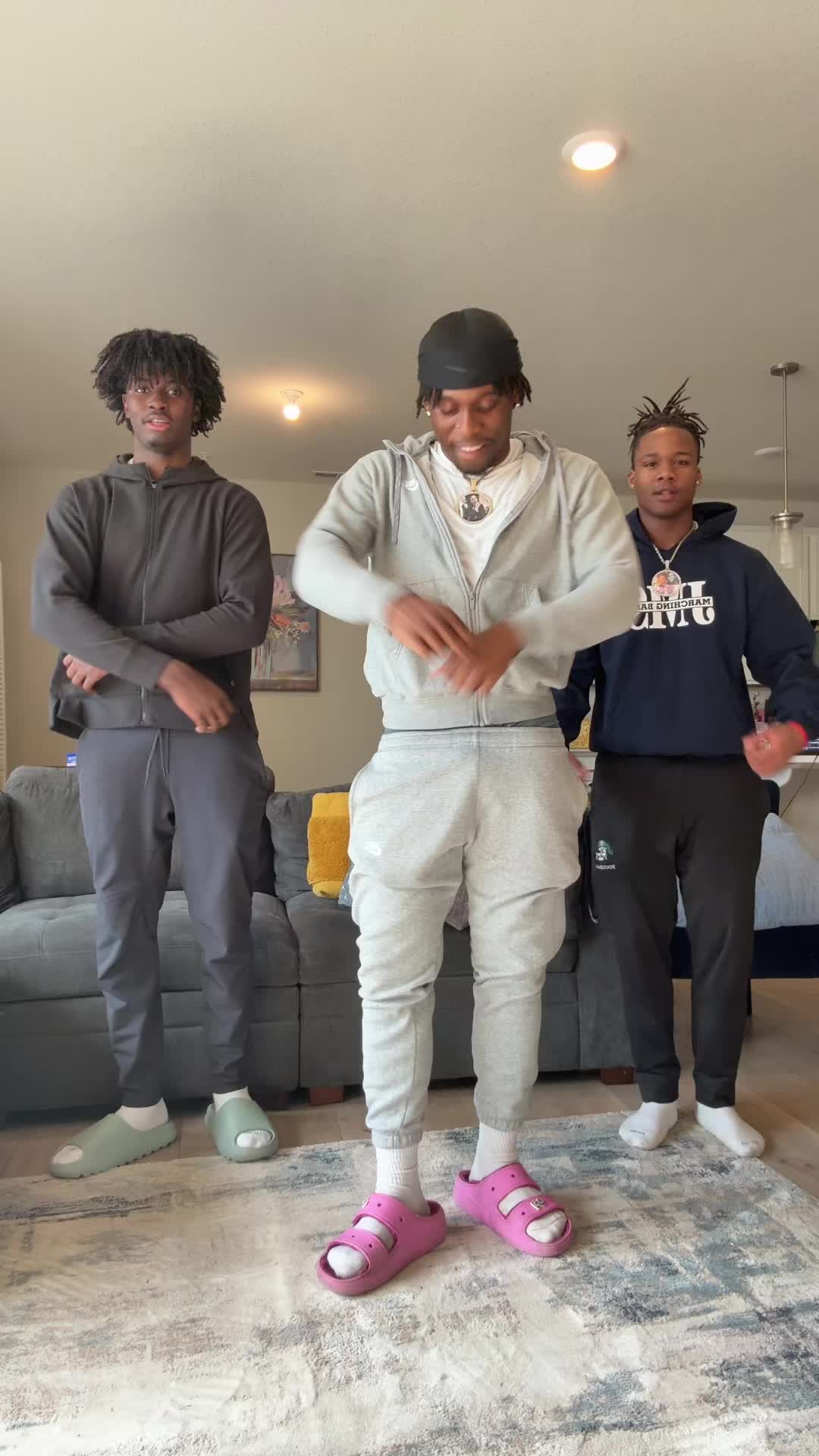 @J5🚶🏽&zwj;♂️