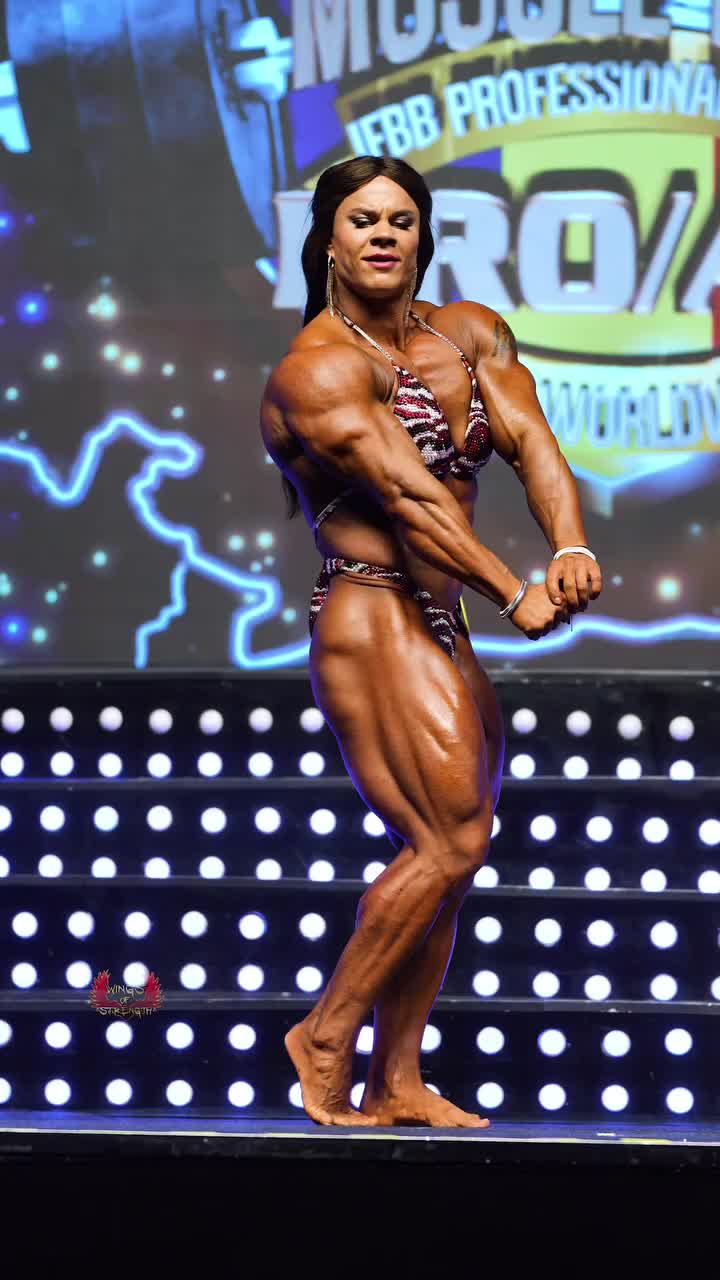 @musclegirls