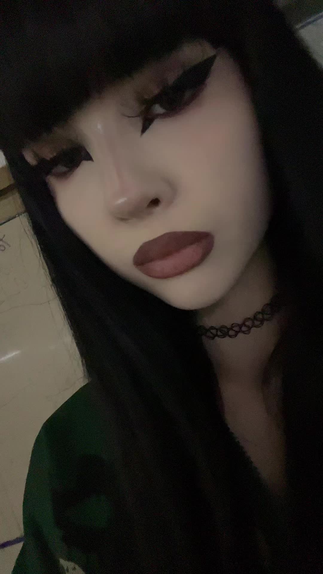 @Ava
