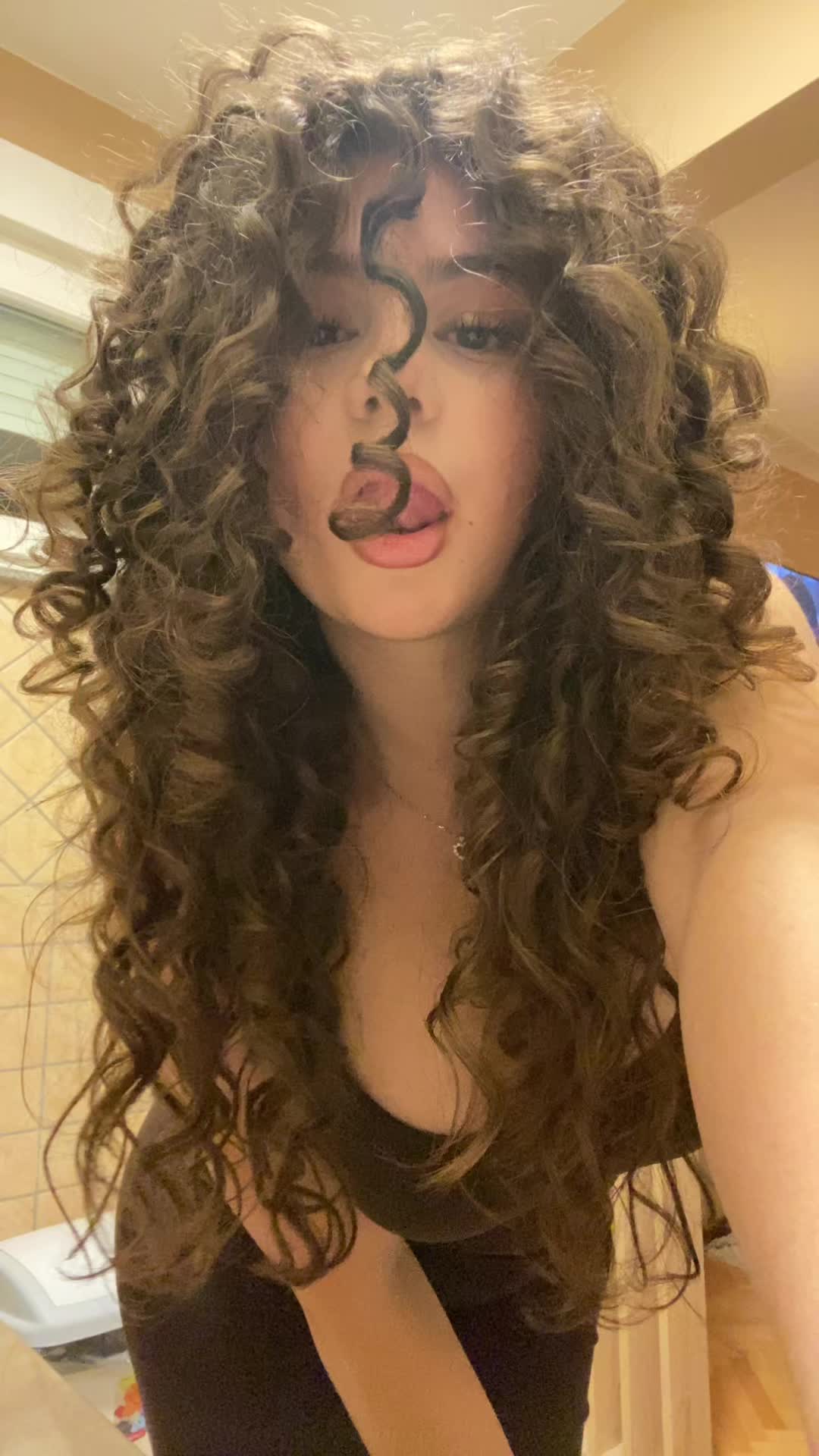 @shanagrimieri