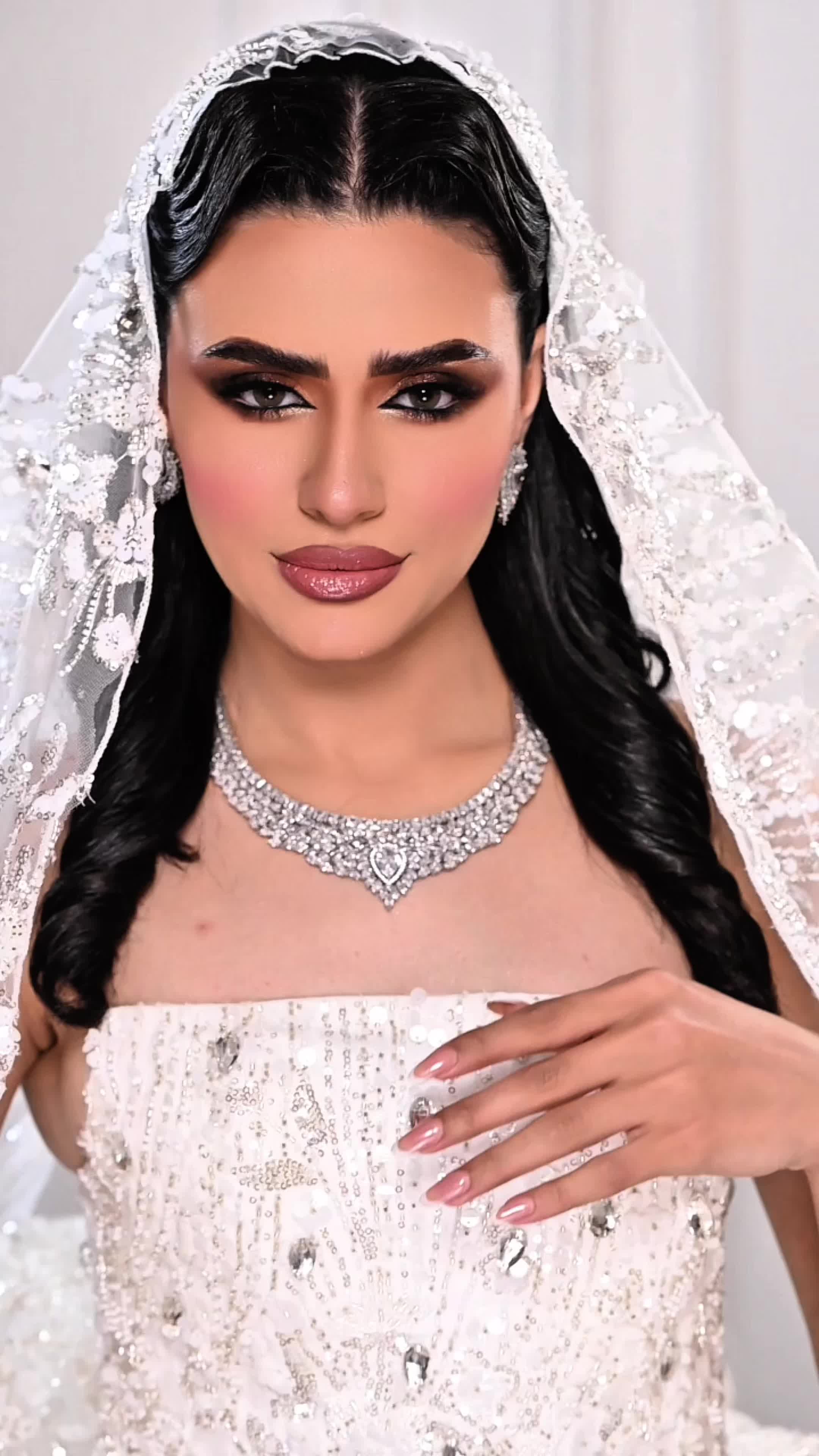 @إيمان ابوعزام ميكب ارتست