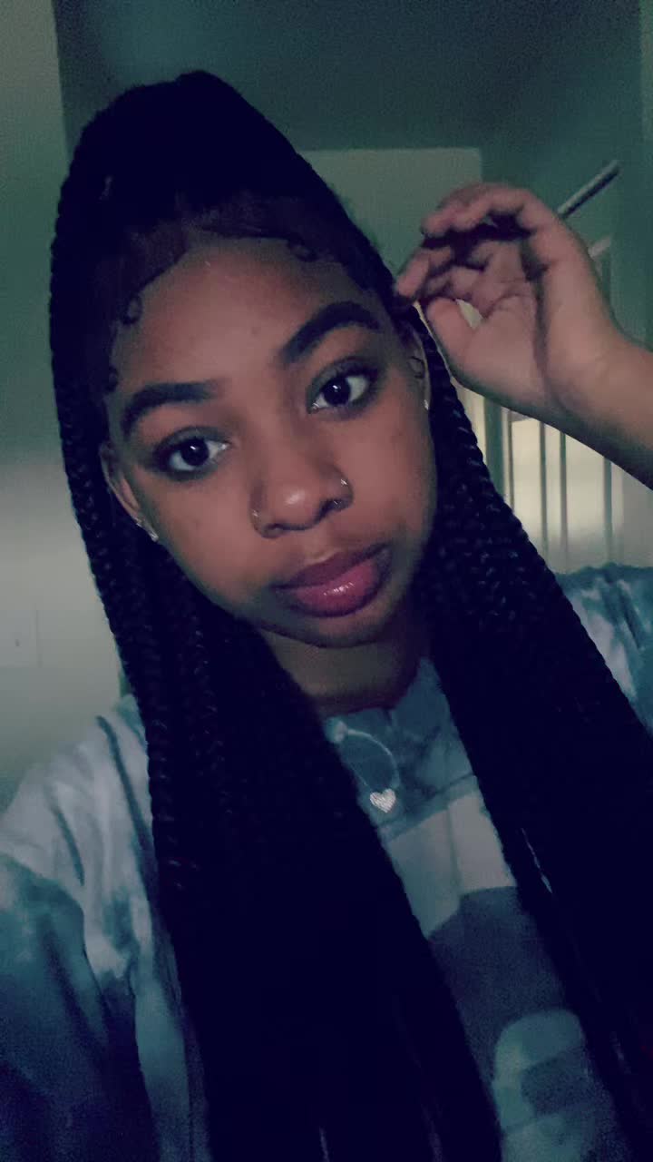 @niyylashae