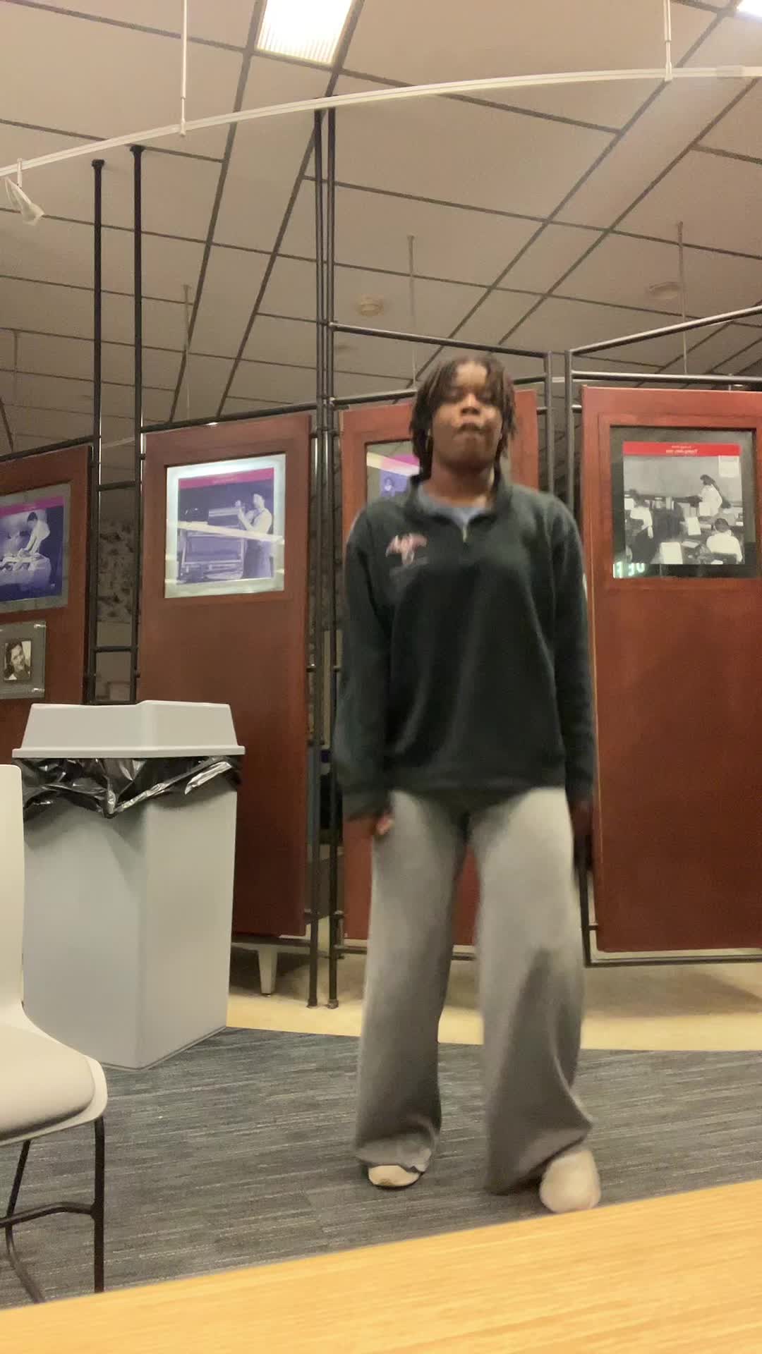 @nia