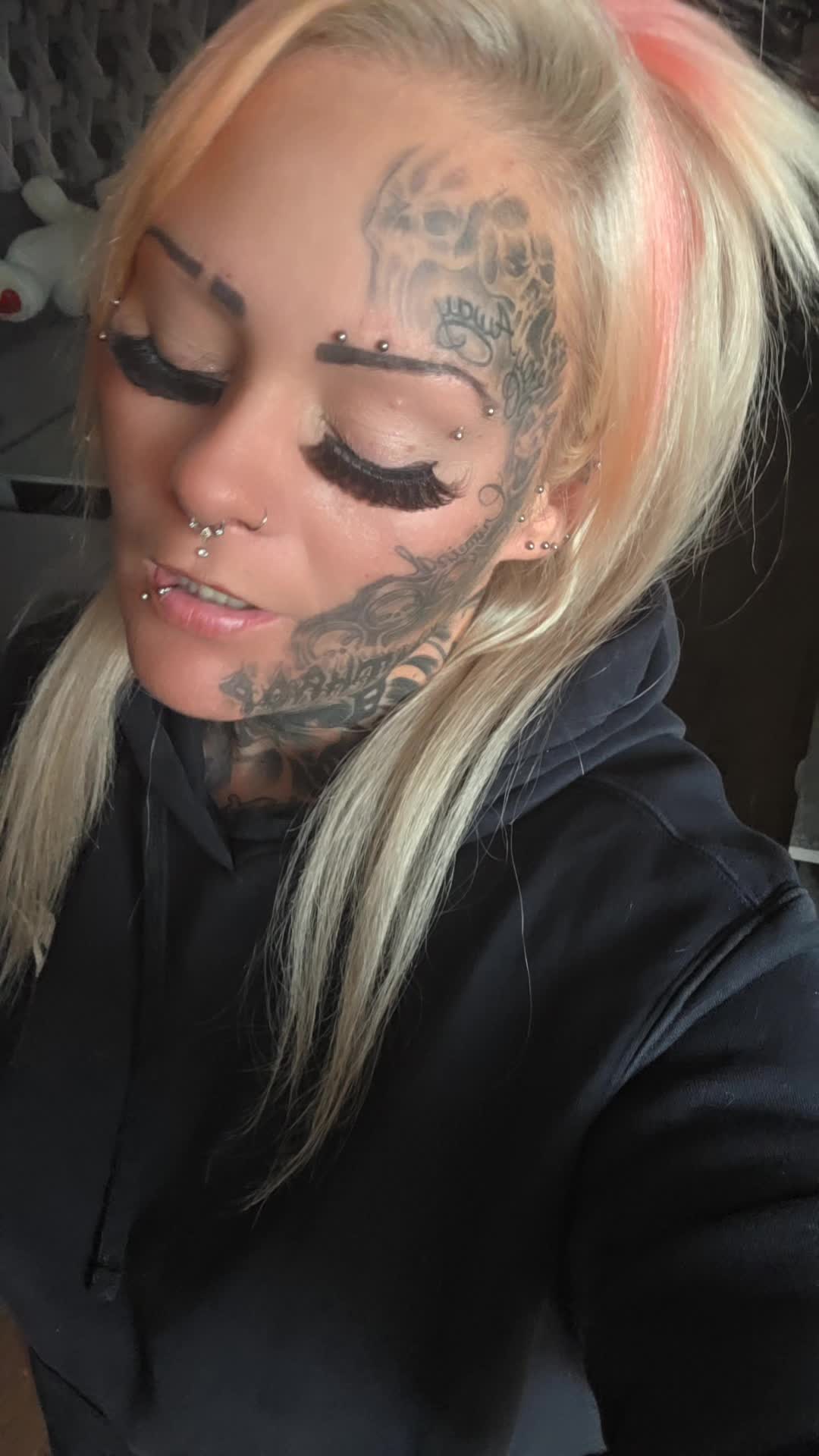 @𝓝𝓲𝓬𝓴𝔂.𝓞𝓯𝓯𝓲𝔃𝓲𝓮𝓵𝓵
