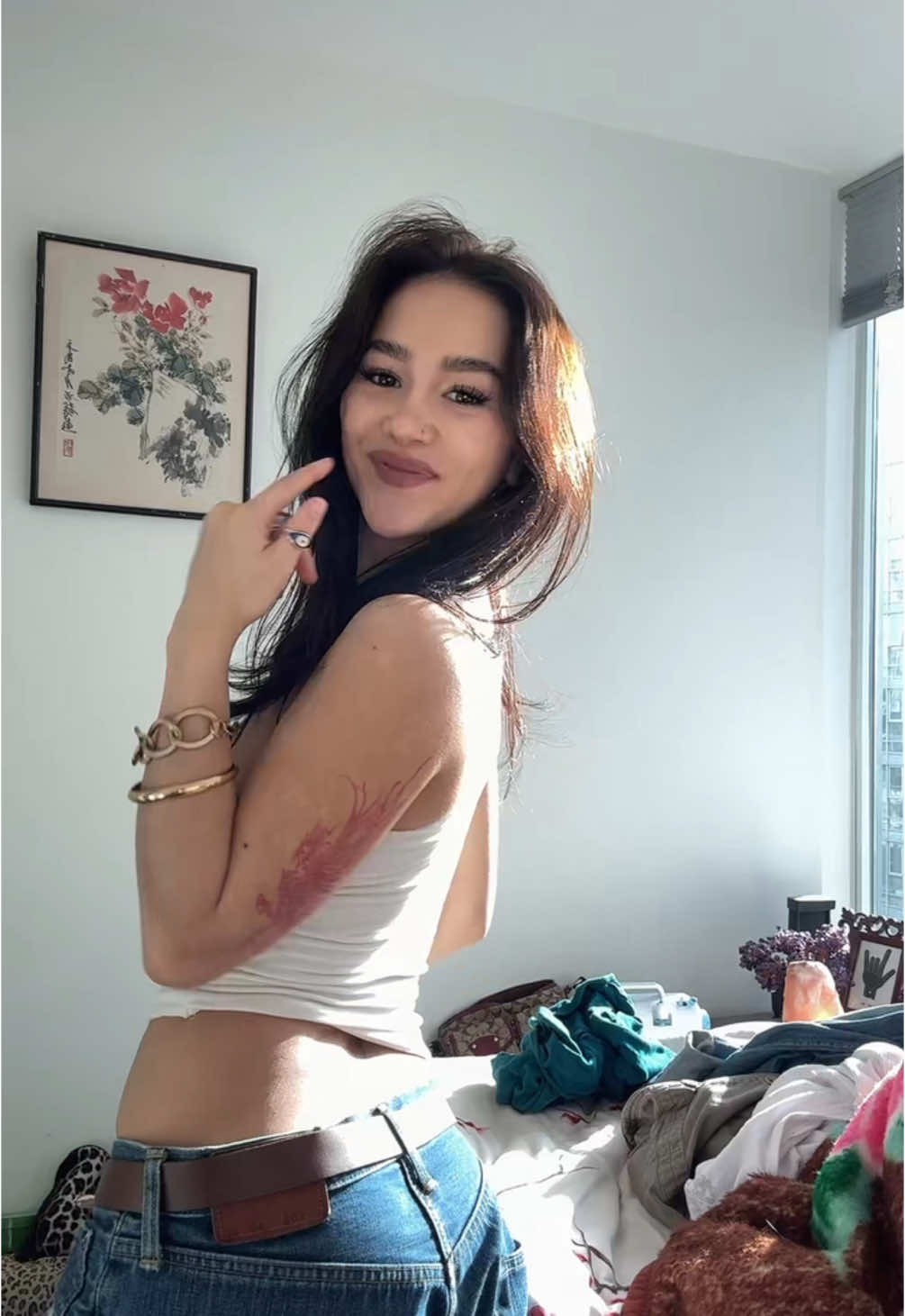 @Livelaughlova