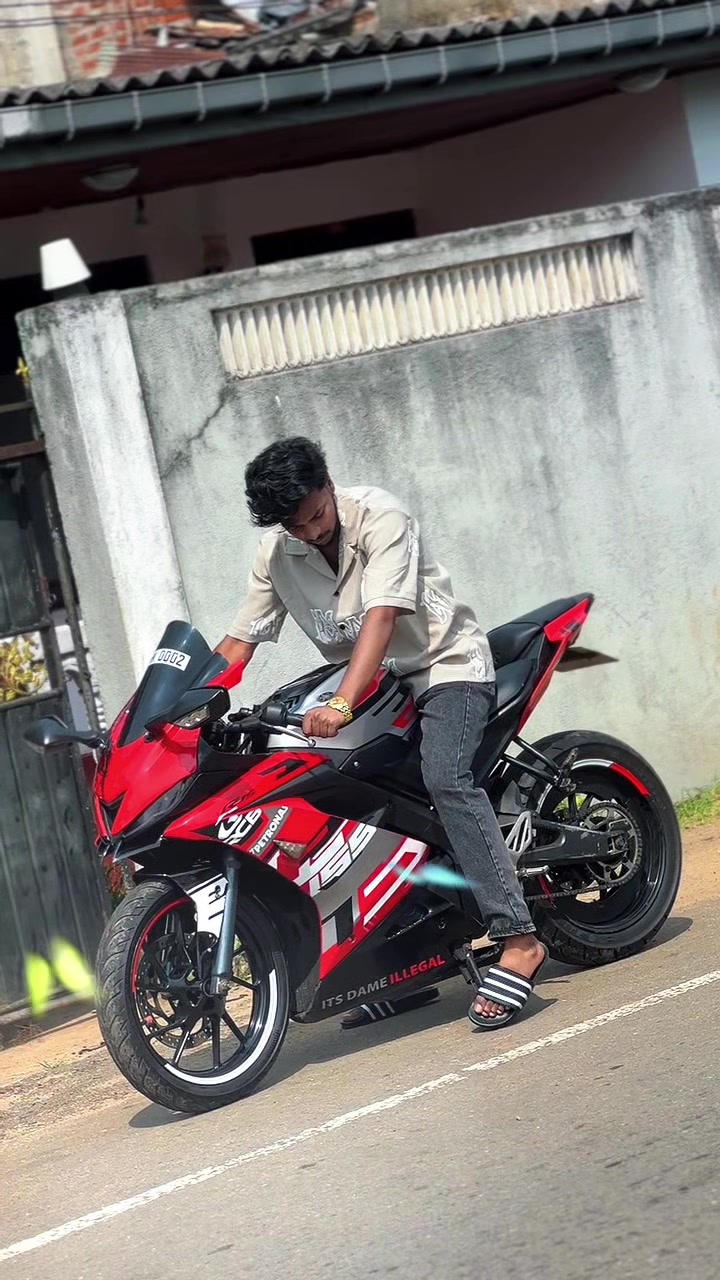 @๐๐ฅ๐ซ๐๐