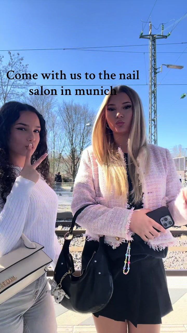 @🐰
