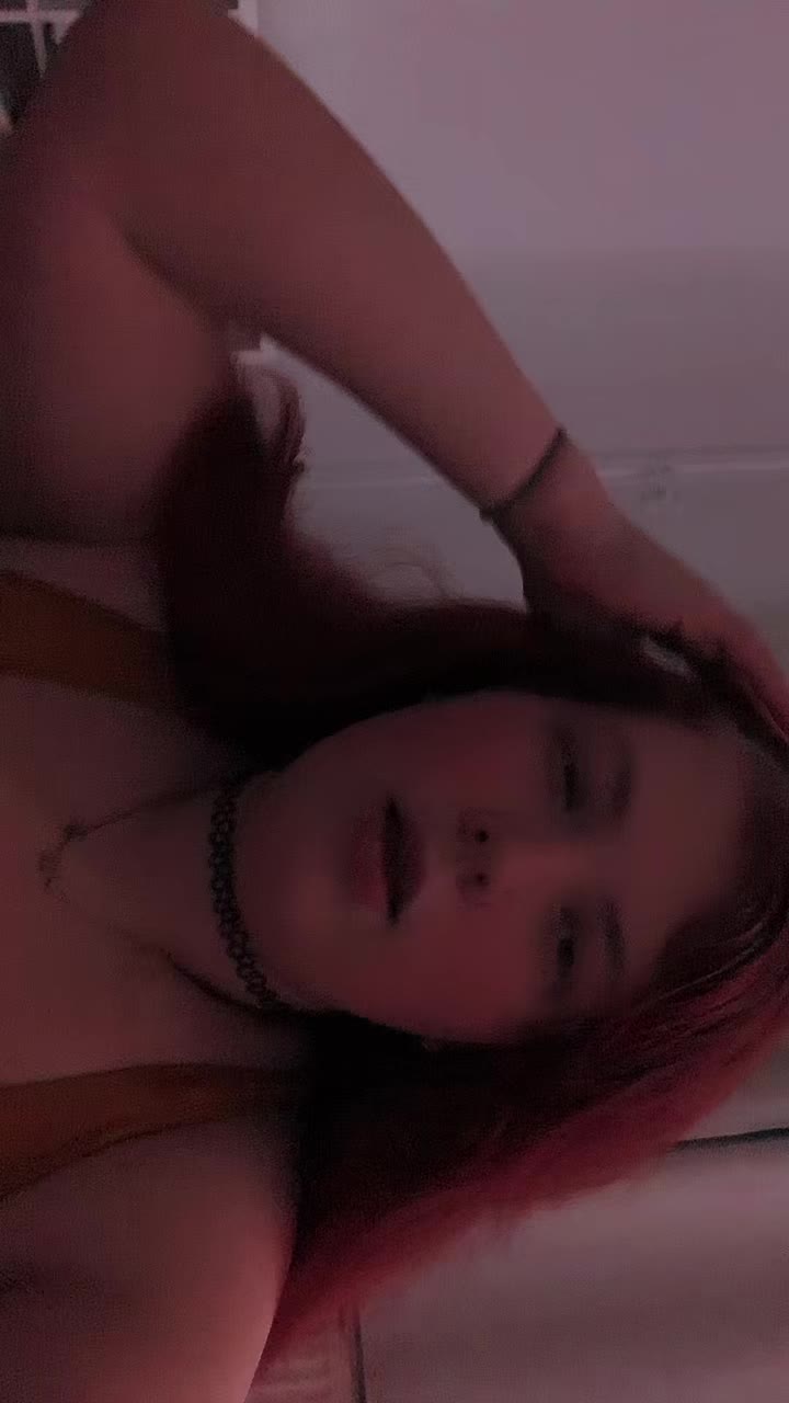 @xseinefrau140226x