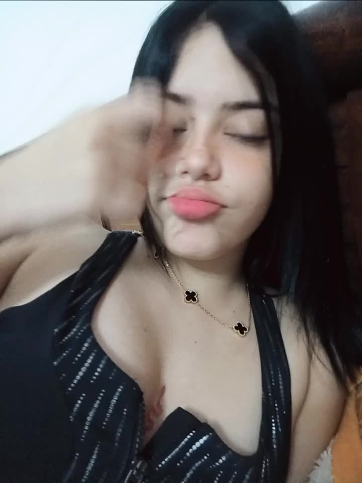 @👸🏻❤️&zwj;🔥