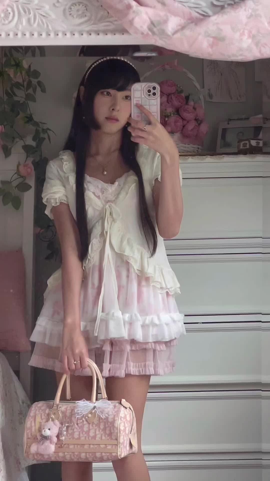 @ପ(๑&bull;ᴗ&bull;๑)ଓ ♡ queenie