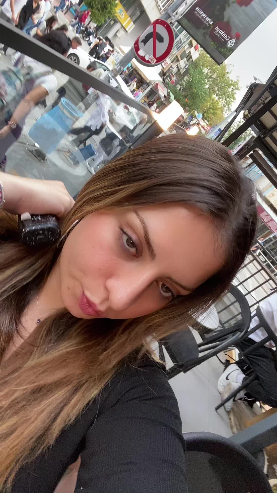 @🫥