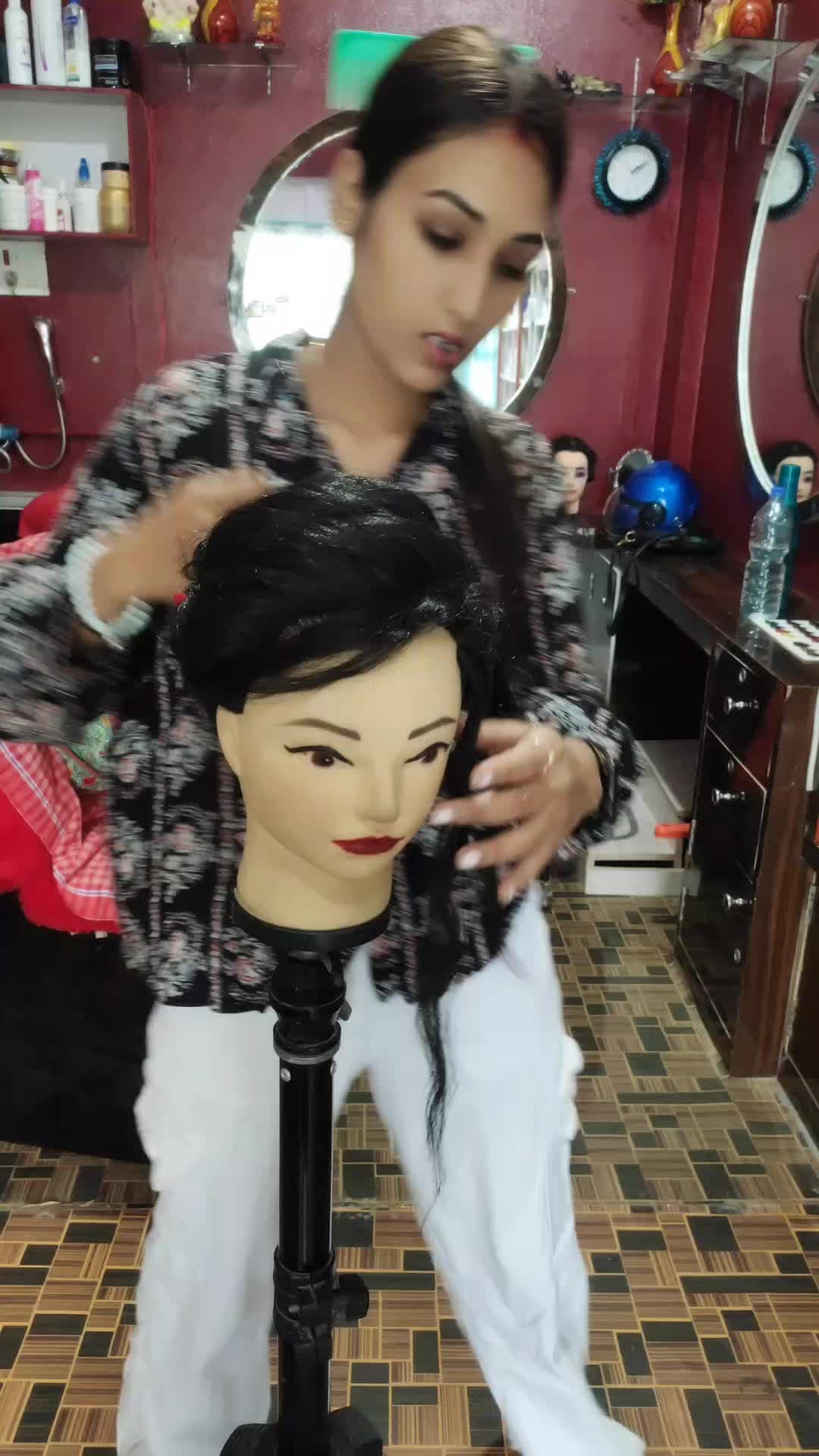 @Aishwarya Beauty parlour kly