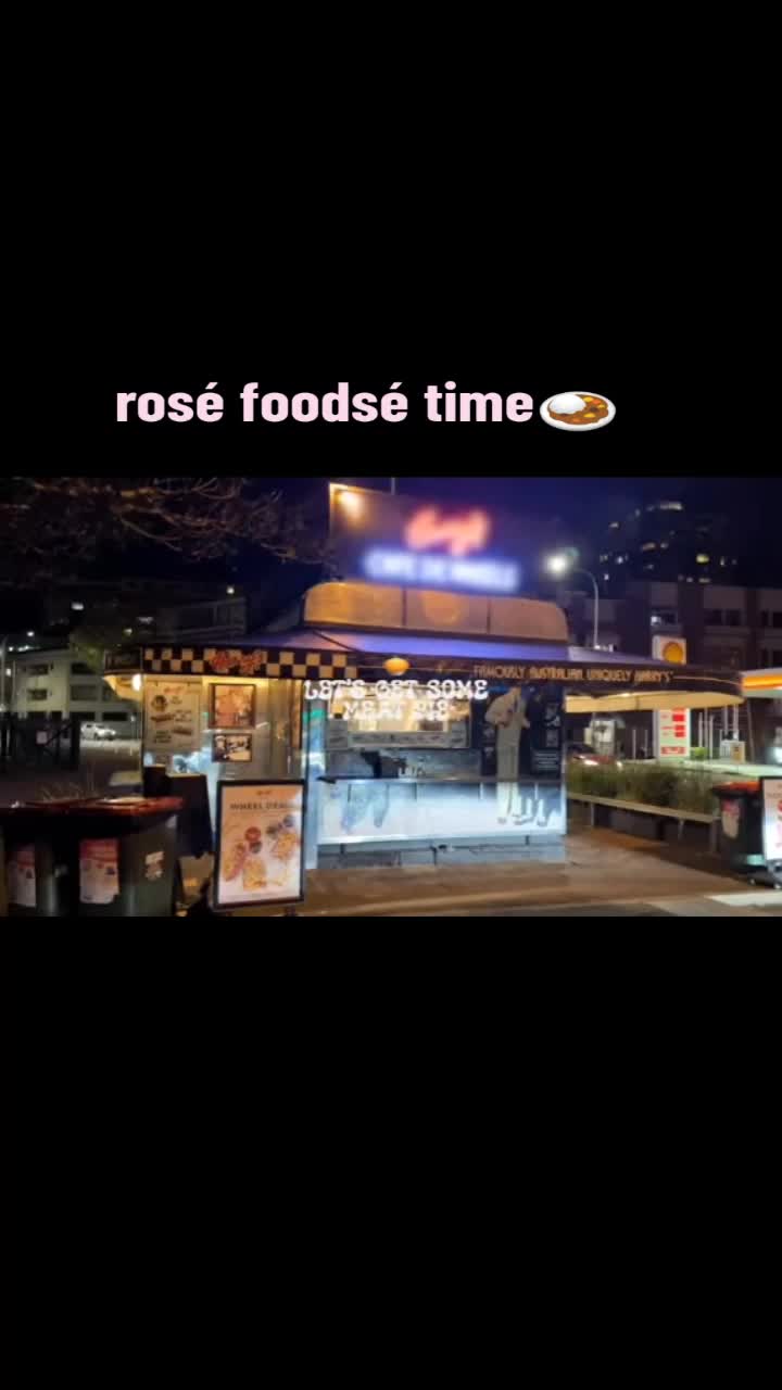 @lilies and blinks ♡🦋