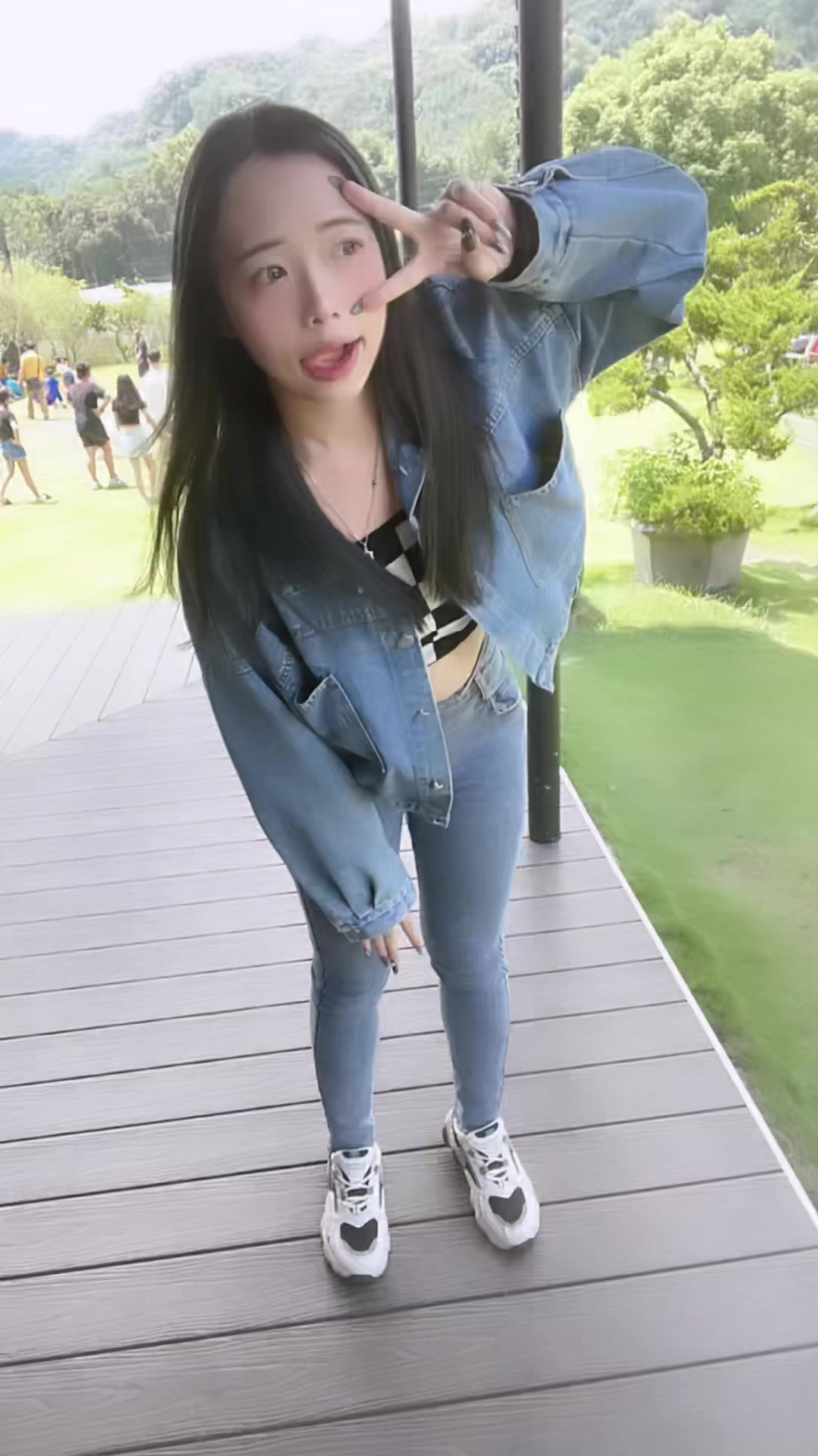 @伊笑