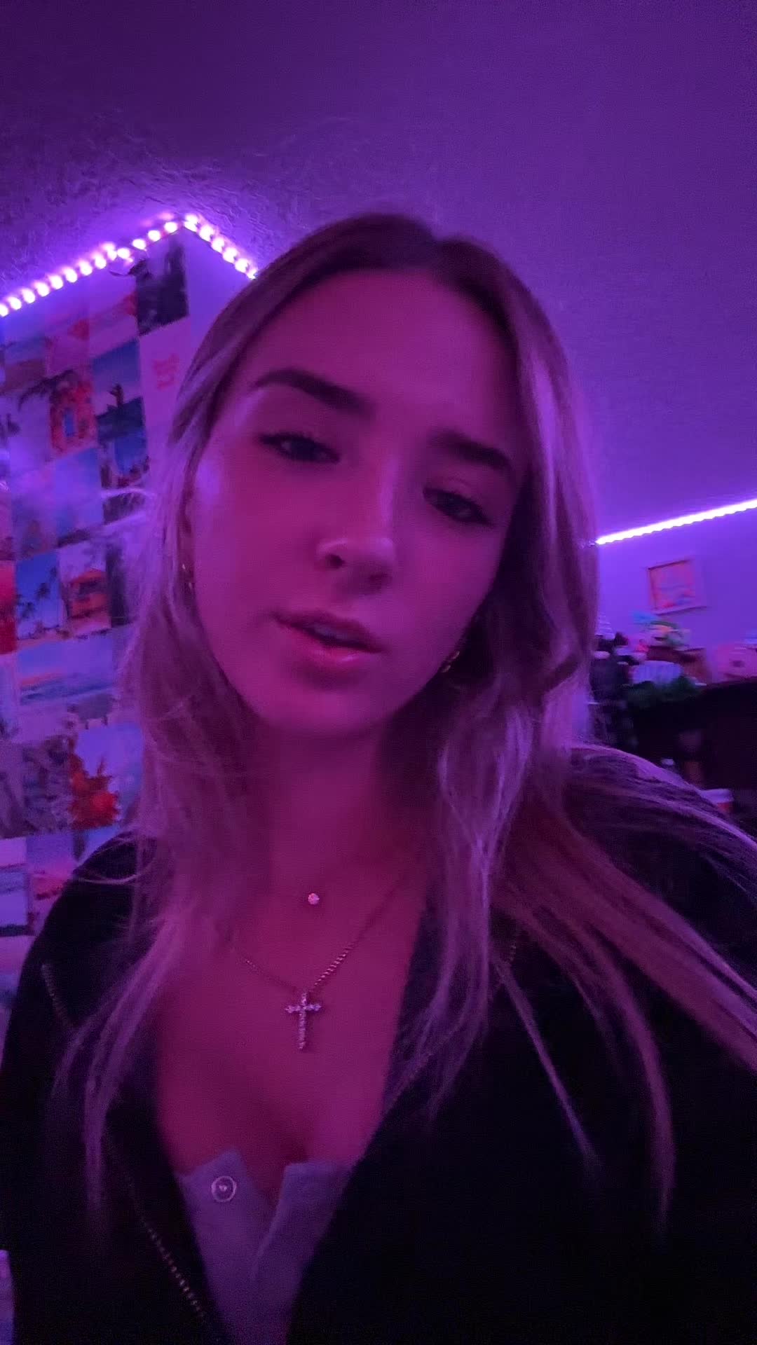 @haileeroy