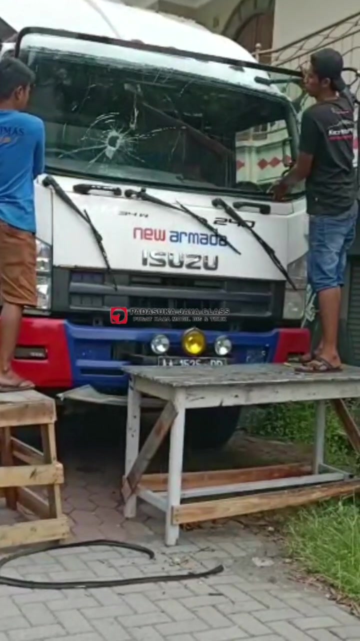 @Kaca Mobil Padasuka Jaya