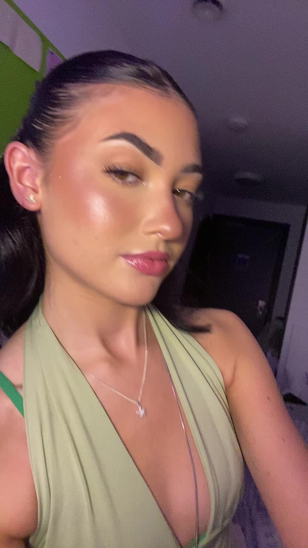 @laurenskay