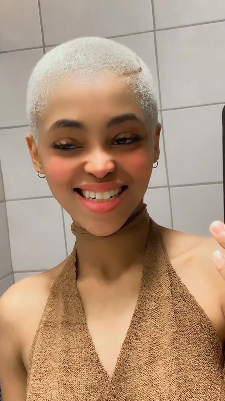 @thandiswakhalifonia