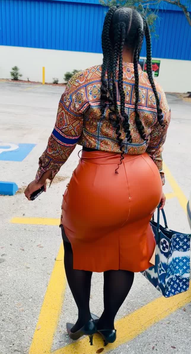 @Peaches 🍑