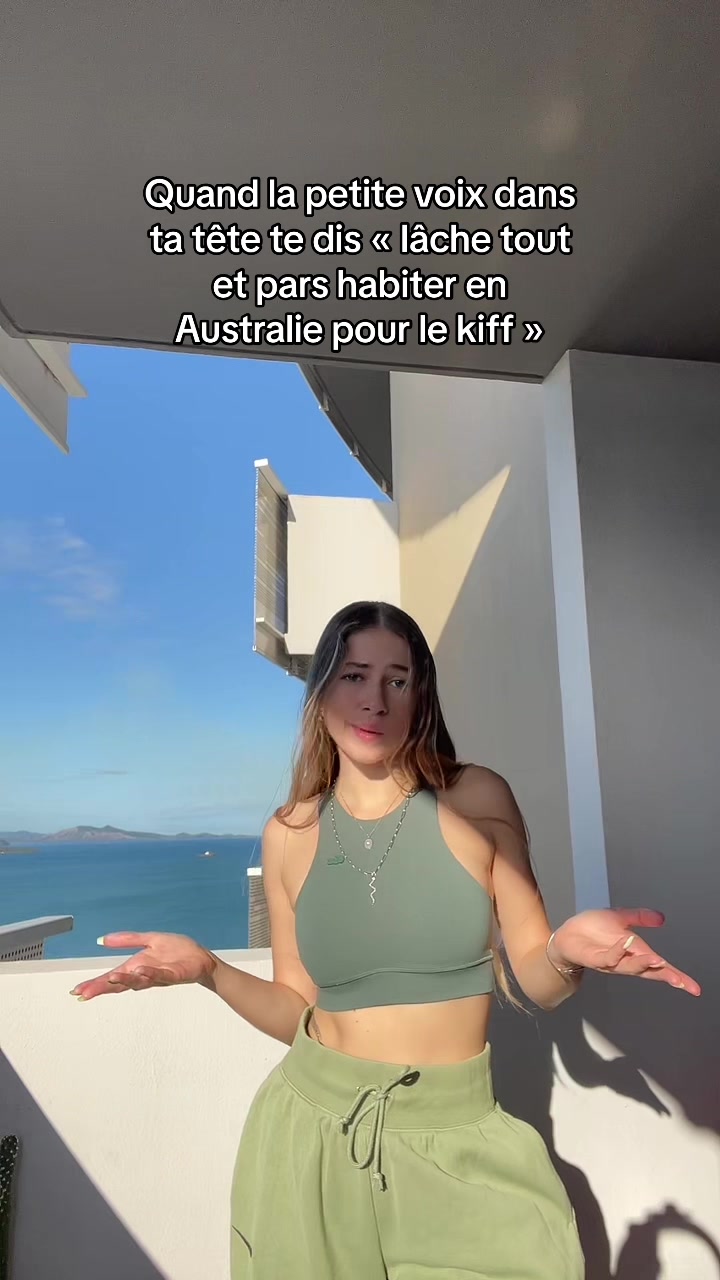 @Aliz&eacute;e 🏝️