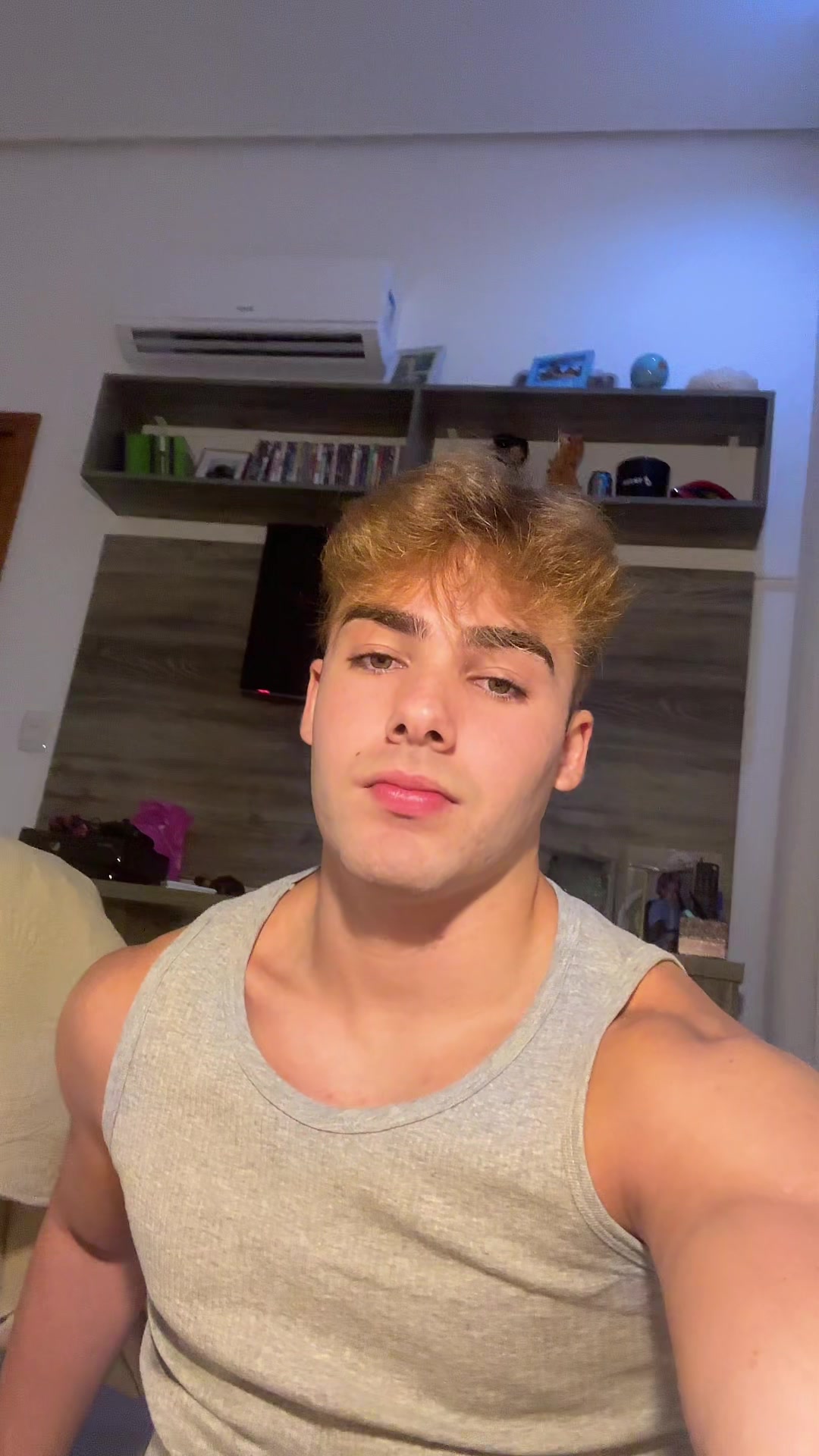 @caioiriscerqueira
