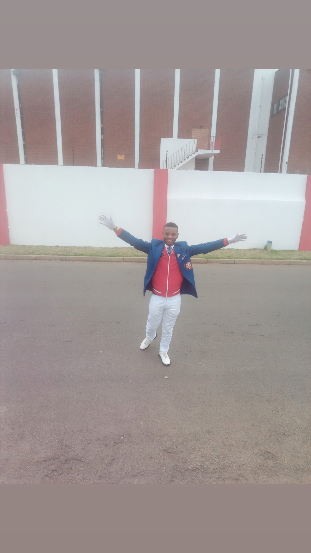 @Nqobizizwe7